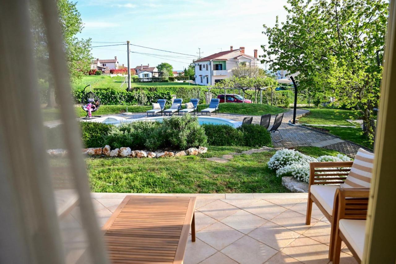 Apartment Laetitia Kaštelir Exterior foto